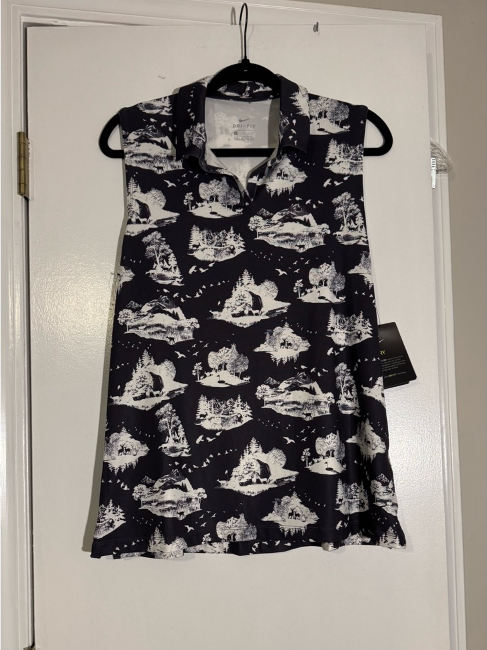 NWT Nike Black&White Dri-FIT Scenic Collared Tank Golf sleeveless women’s top